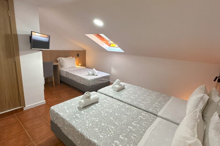 Room 83 of 157