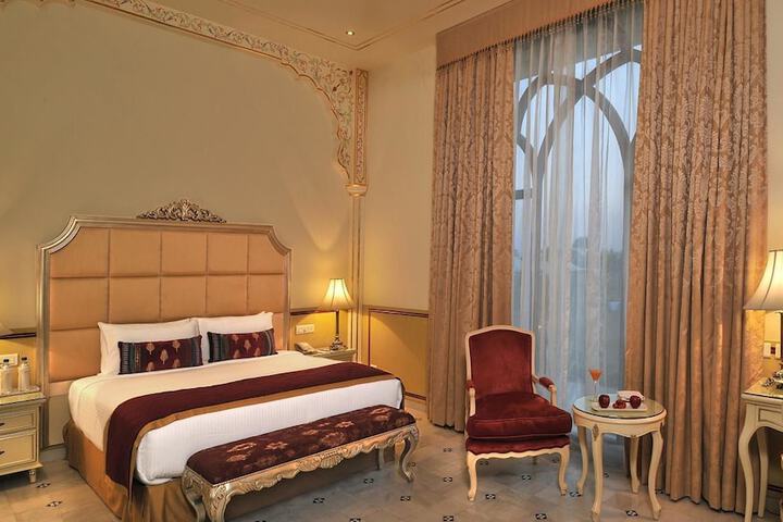 Room 10 of 40