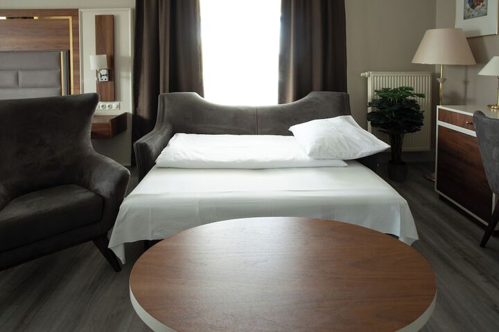 Room 20 of 49