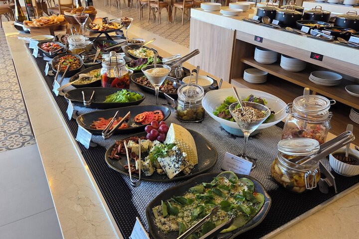 Dining 67 of 107