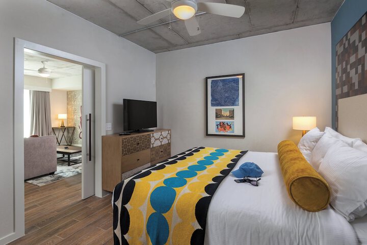 Room 14 of 85