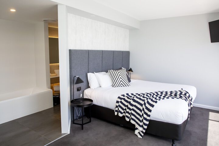 Room 4 of 58