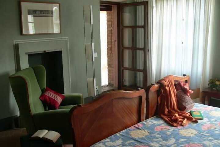 Room 8 of 70