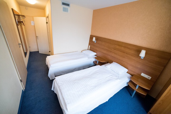 Room 16 of 41