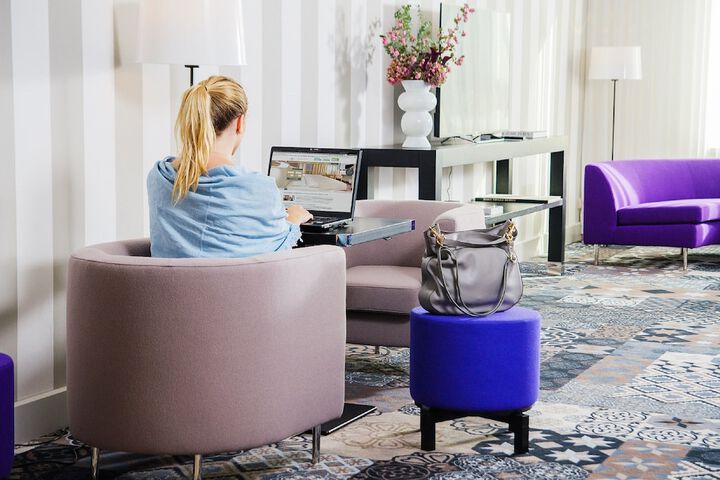 Entrance & Lobby
