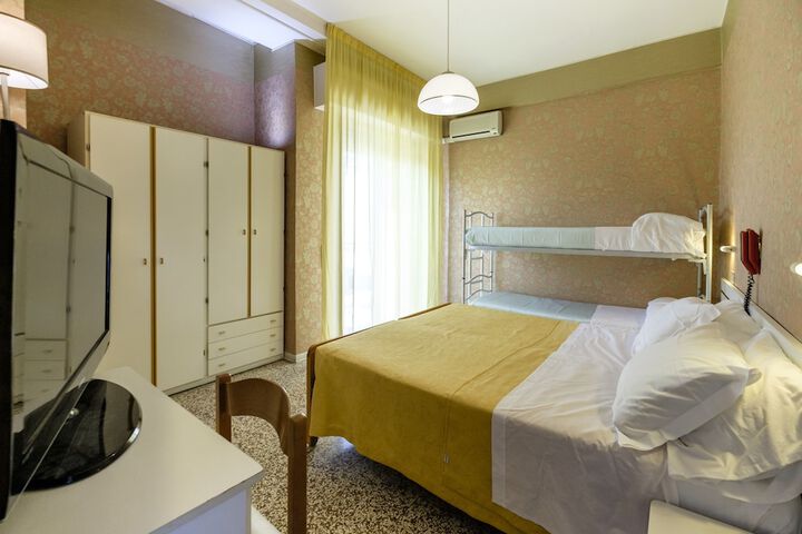 Room 8 of 41