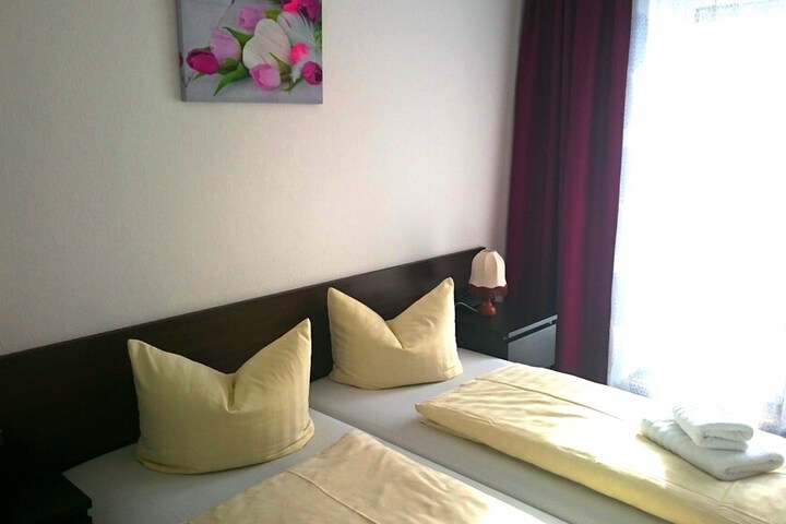 Room 2 of 36