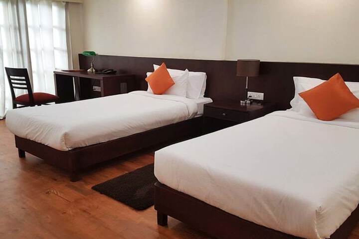 Room 4 of 20