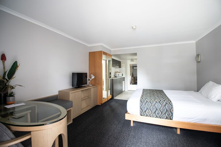 Room 17 of 36