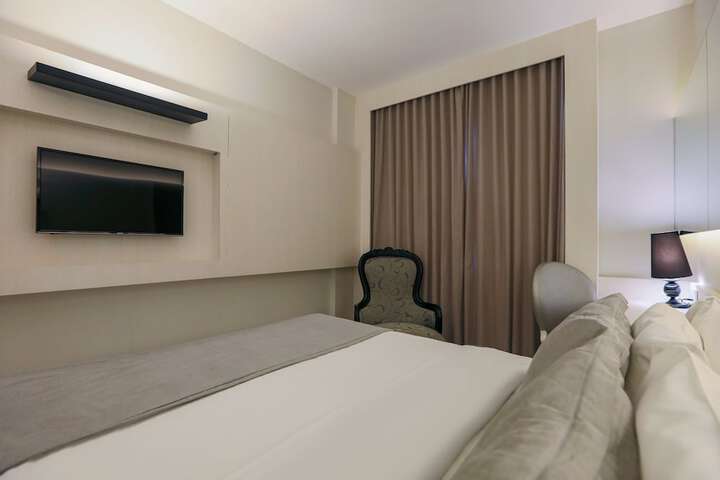Room 21 of 46
