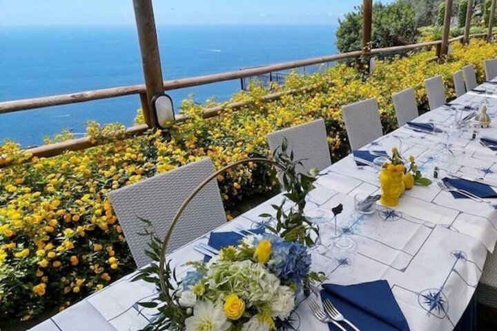 Dining 80 of 147