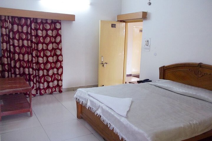 Room 2 of 17