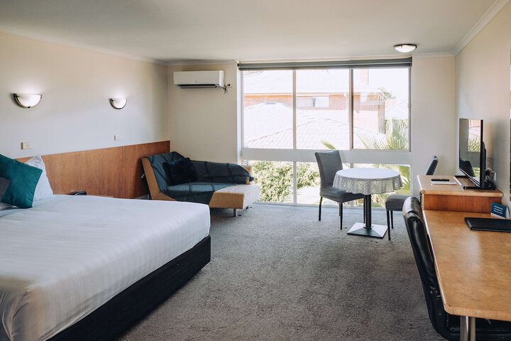 Room 18 of 77
