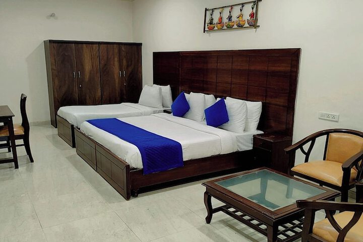 Room 12 of 38