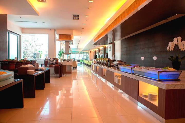Dining Photos