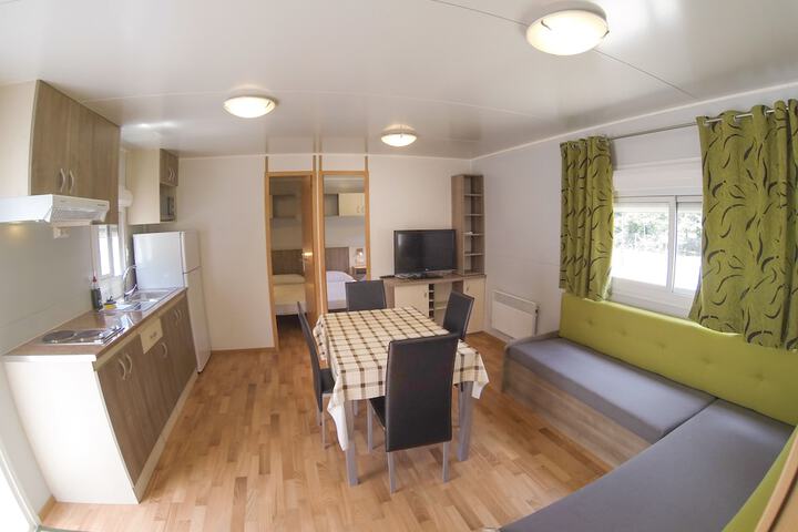 Room 4 of 41