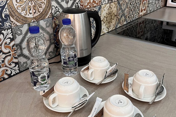 Breakfast/Coffee Service 34 of 47