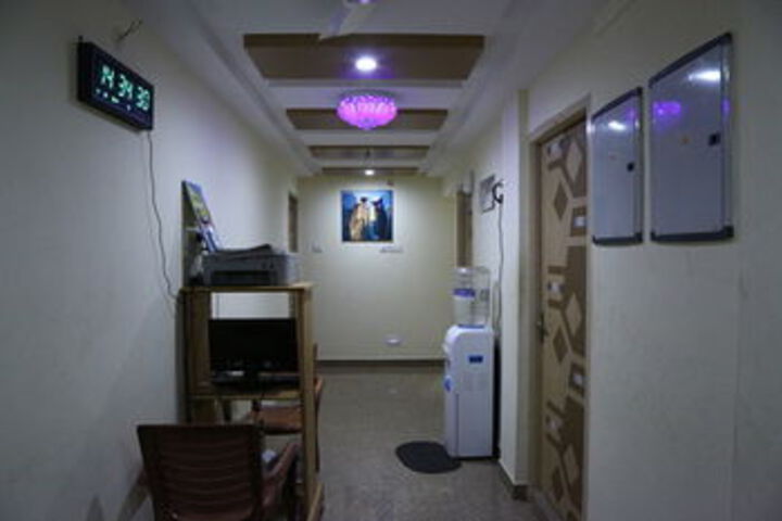 Ballroom/Hall 28 of 36