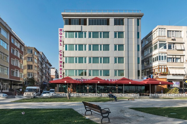 Hotel Exterior 41 of 46