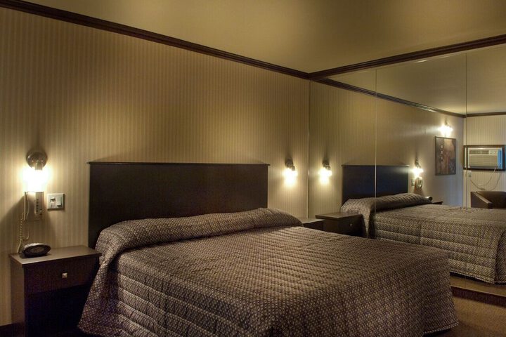 Queen Bed Building B (1 of 20)