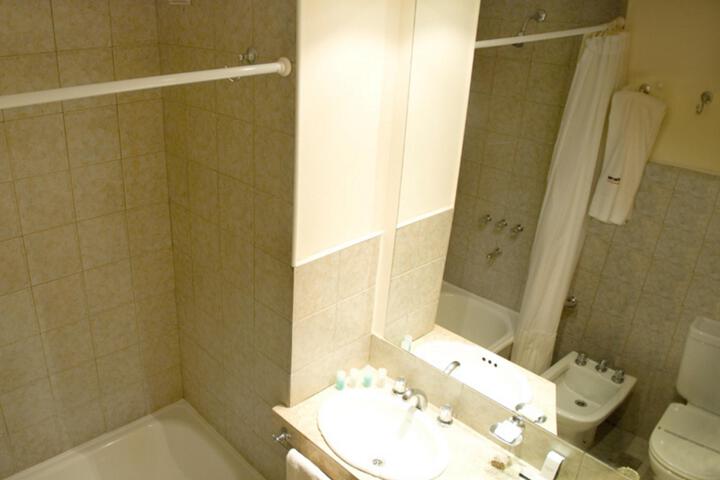 Room 42 of 44