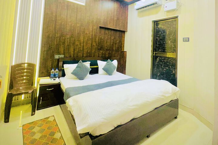 Room 37 of 37