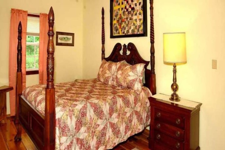 Room 4 of 11