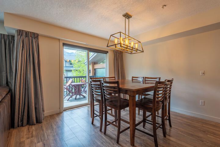 Dining Photos