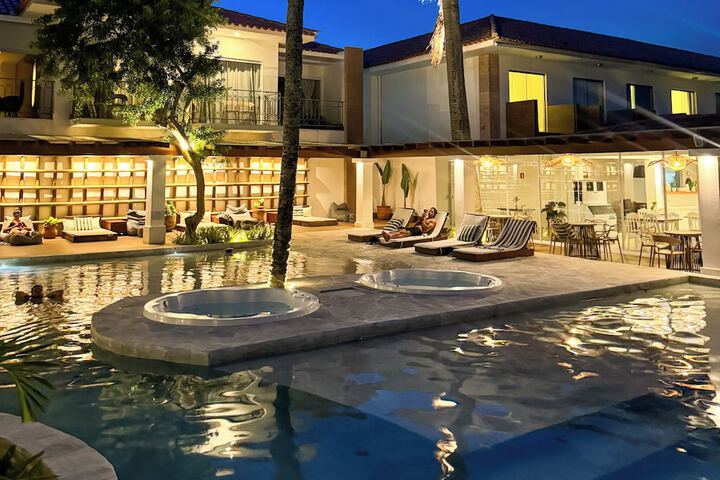 Pool 61 of 108