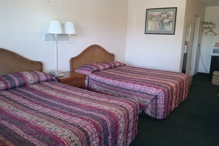 Room 4 of 14