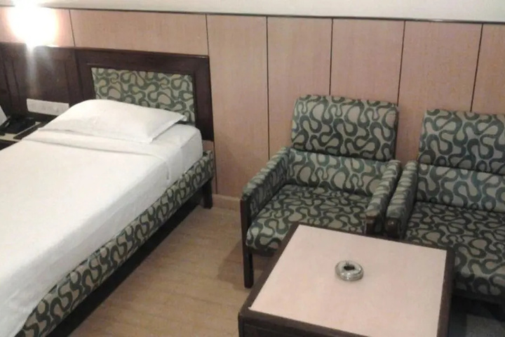 Room 3 of 21