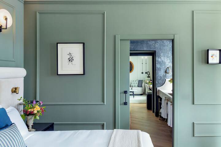 Room 47 of 87