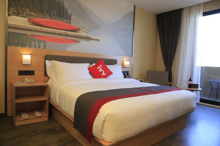 Room 9 of 34