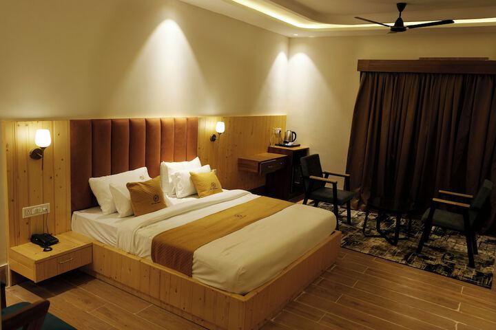 Room 3 of 66