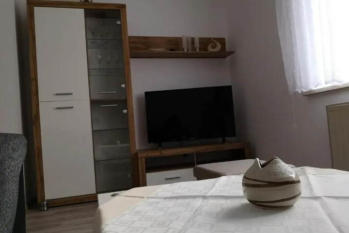 Room 3 of 6