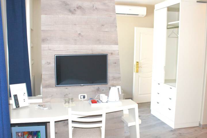 Room 47 of 85