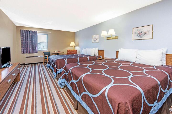 1 King Bed (10 of 11)