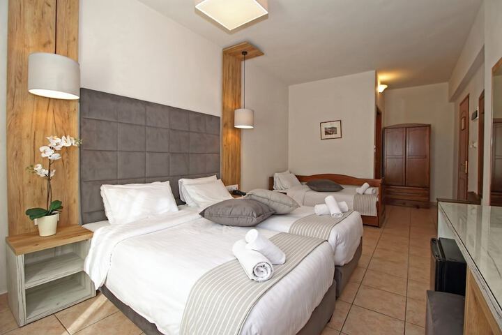 Room 15 of 31
