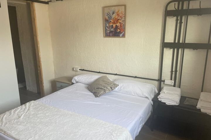 Room 10 of 35