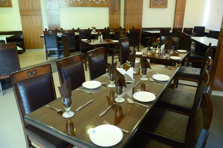 Dining 63 of 76