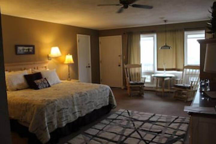 Room 82 of 243