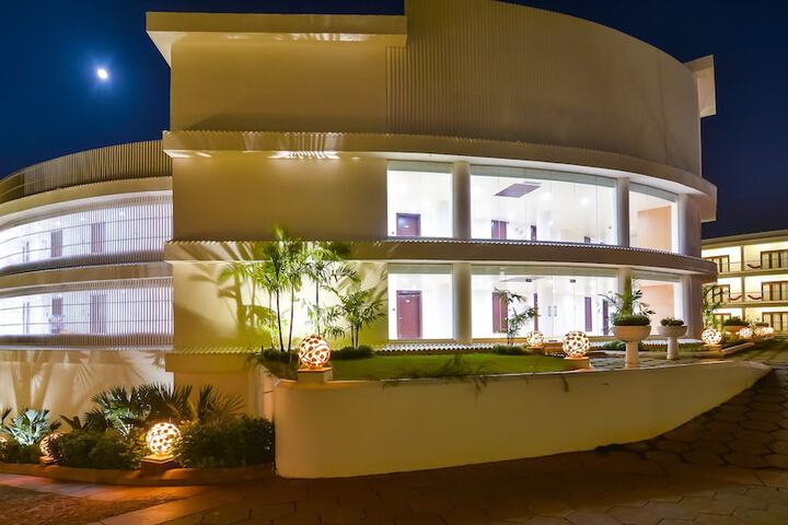 Hotel 77 of 81
