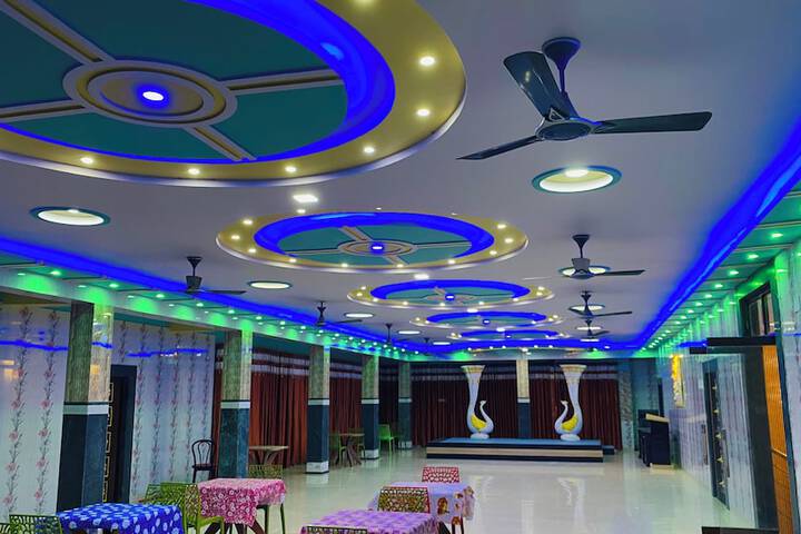 Ballroom/Hall 100 of 101