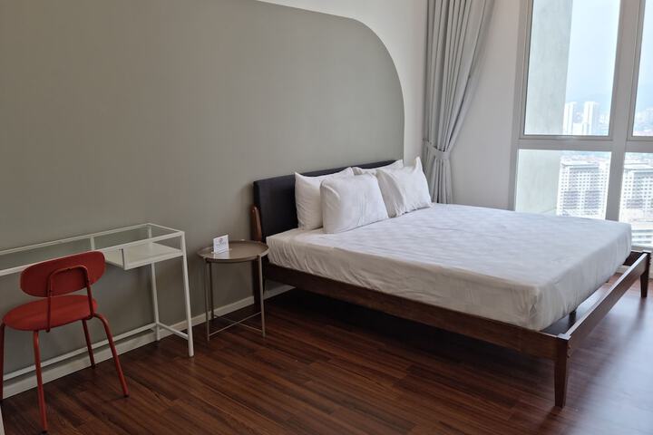 Room 4 of 30
