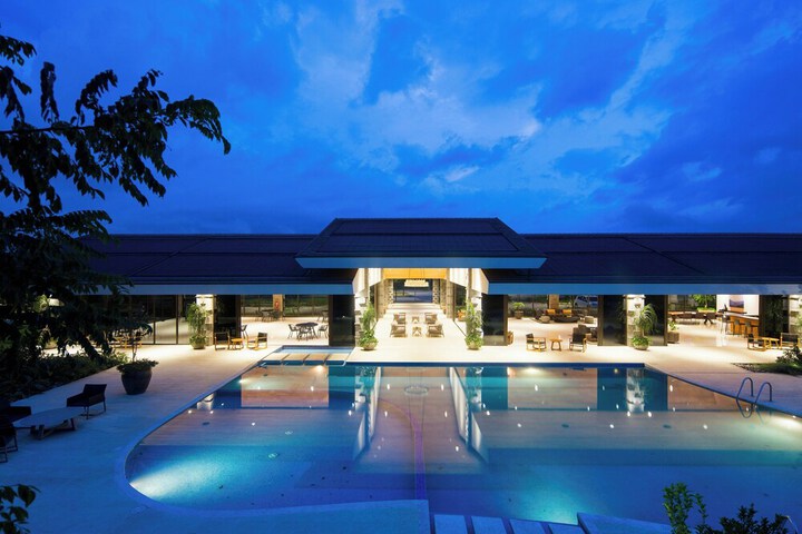 Pool 4 of 9