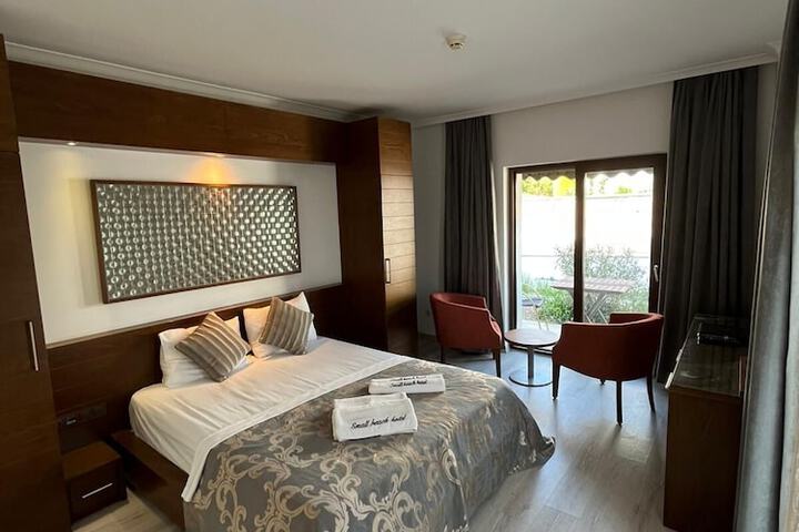 Room 14 of 40