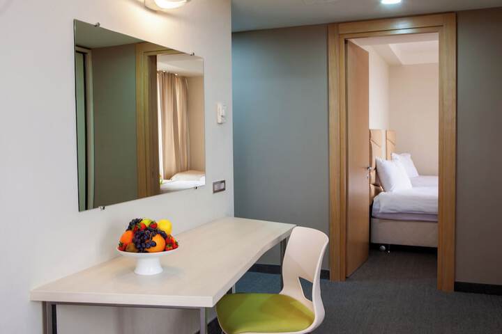 Room 28 of 62