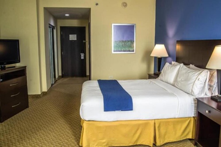 Room 5 of 24