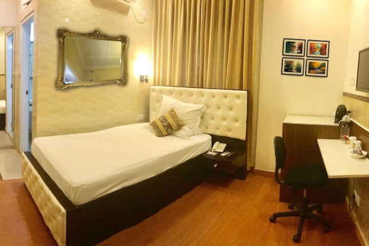 Room 15 of 34