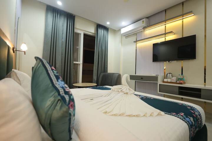 Room 12 of 27